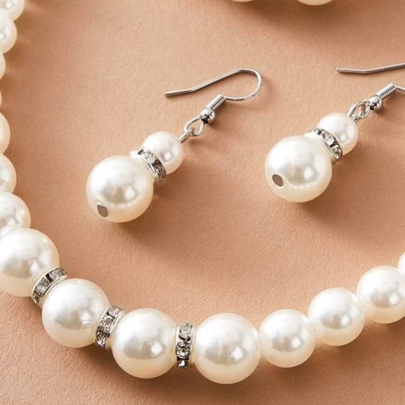 4pc Faux Pearl Set - Picture 3 of 3